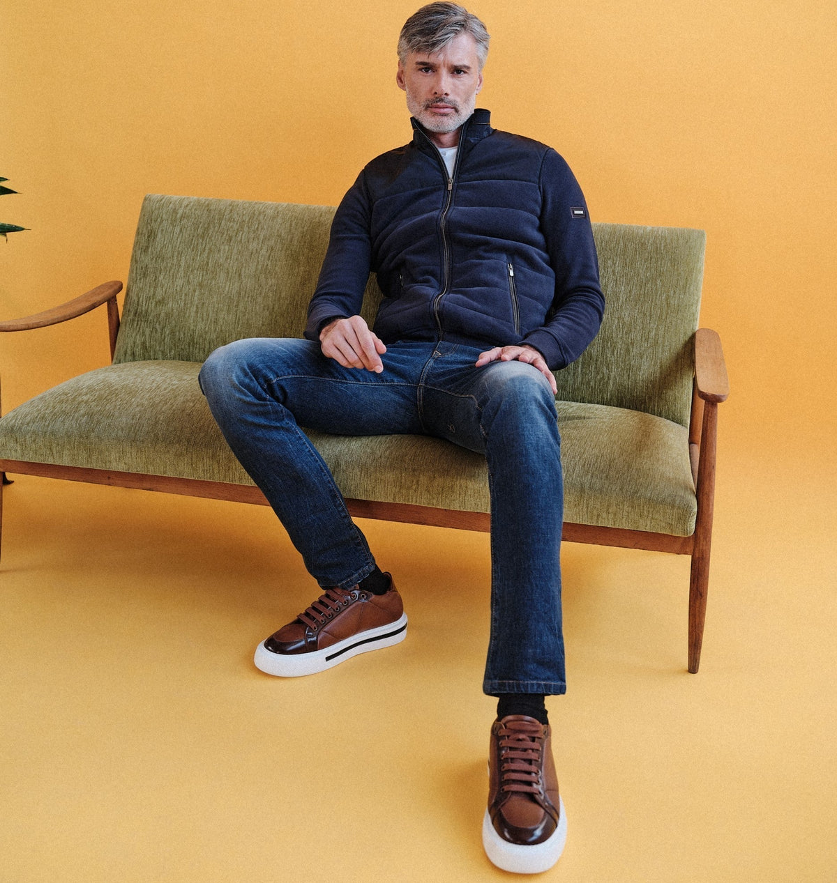 ΠΩΣ ΝΑ ΦΤΙΑΞΕΤΕ LOOKS ΜΕ ΤΑ ΑΓΑΠΗΜΕΝΑ ΣΑΣ SNEAKERS.