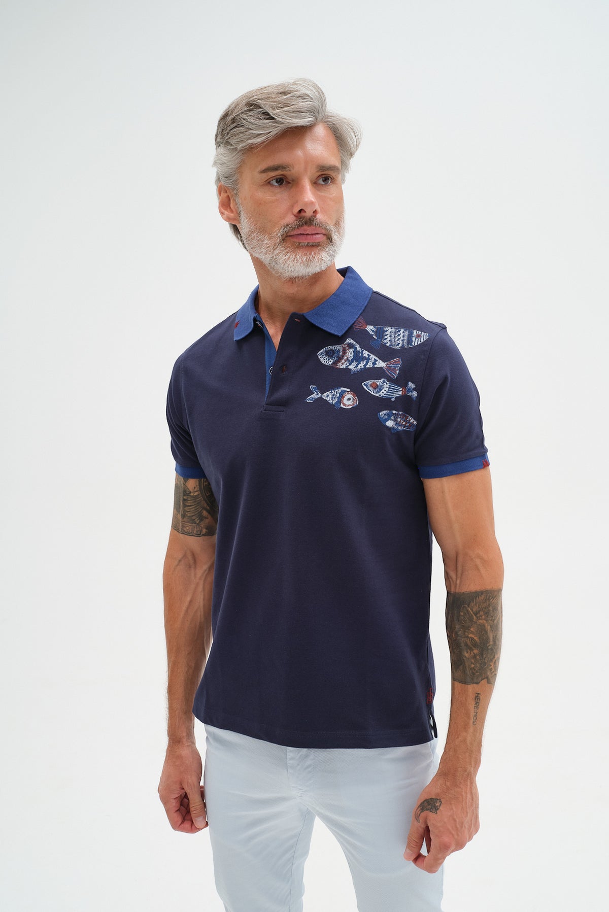 ΑΝΔΡΙΚΟ ΜΠΛΕ ΚΟΝΤΟΜΑΝΙΚΟ POLO PORTOBELLO'S ΜΕ ΛΕΠΤΟΜΕΡΕΙΕΣ ΚΑΙ ΣΧΕΔΙΟ