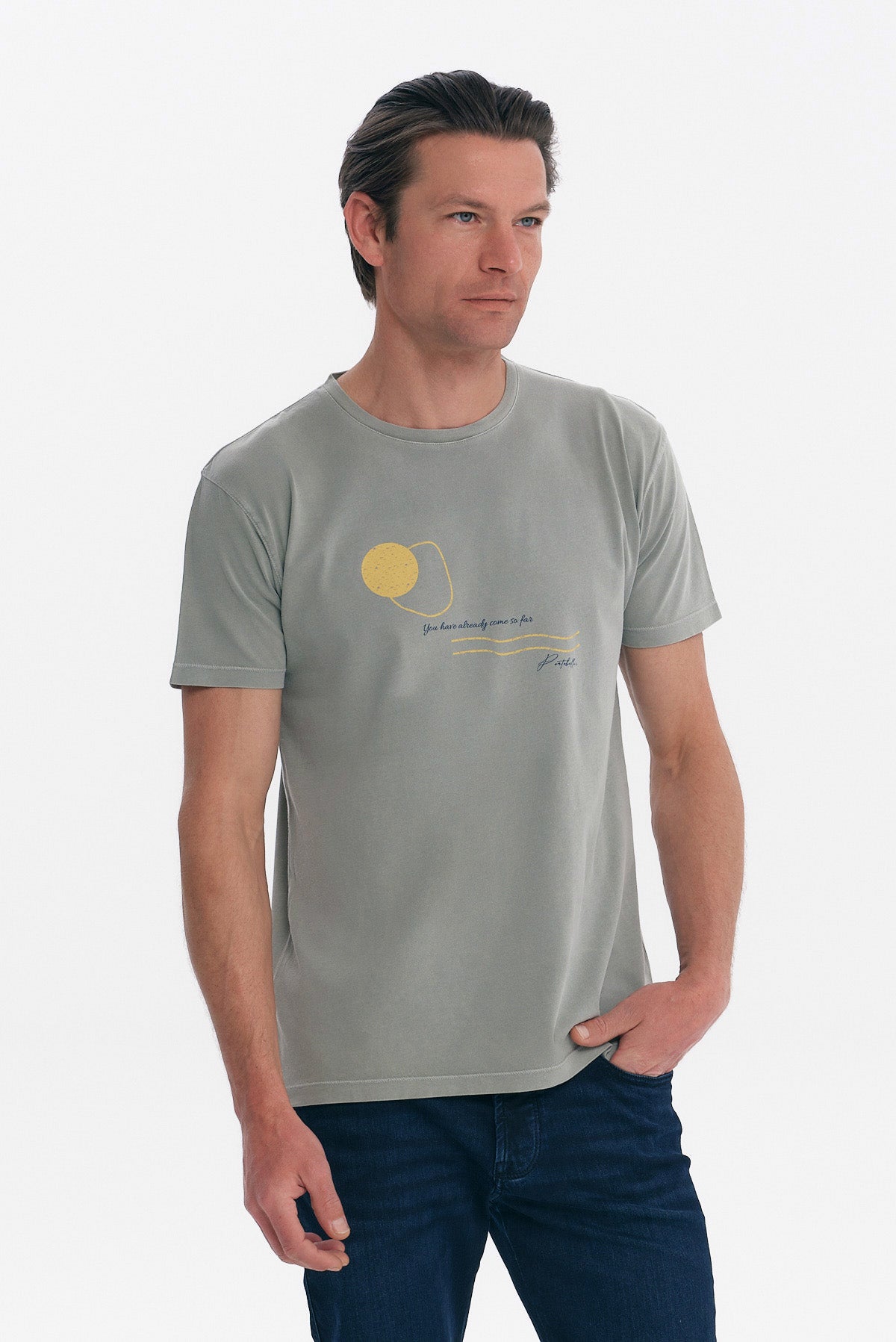 ΑΝΔΡΙΚΟ ΛΑΔΙ ΑΝΟΙΚΤΟ ΚΟΝΤΟΜΑΝΙΚΟ T-SHIRT ΜΕ ΣΤΑΜΠΑ ΣΤΟ ΣΤΗΘΟΣ PORTOBELLO'S
