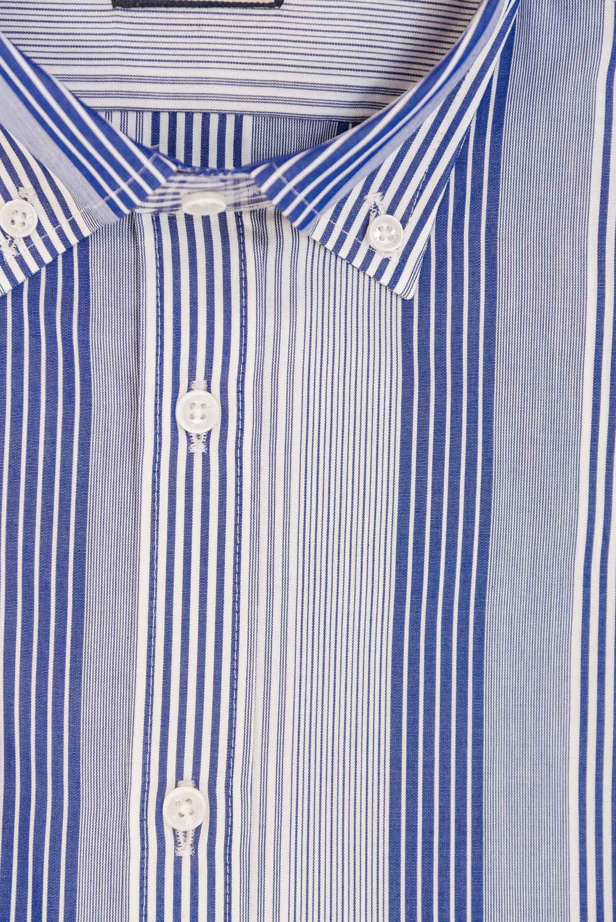 ΑΝΔΡΙΚΟ ΠΟΥΚΑΜΙΣΟ ΜΕ BUTTON DOWN ΓΙΑΚΑ PORTOBELLO'S ΚΑΙ ΡΙΓΕ ΑΠΟΧΡΩΣΕΙΣ ΤΟΥ ΜΠΛΕ