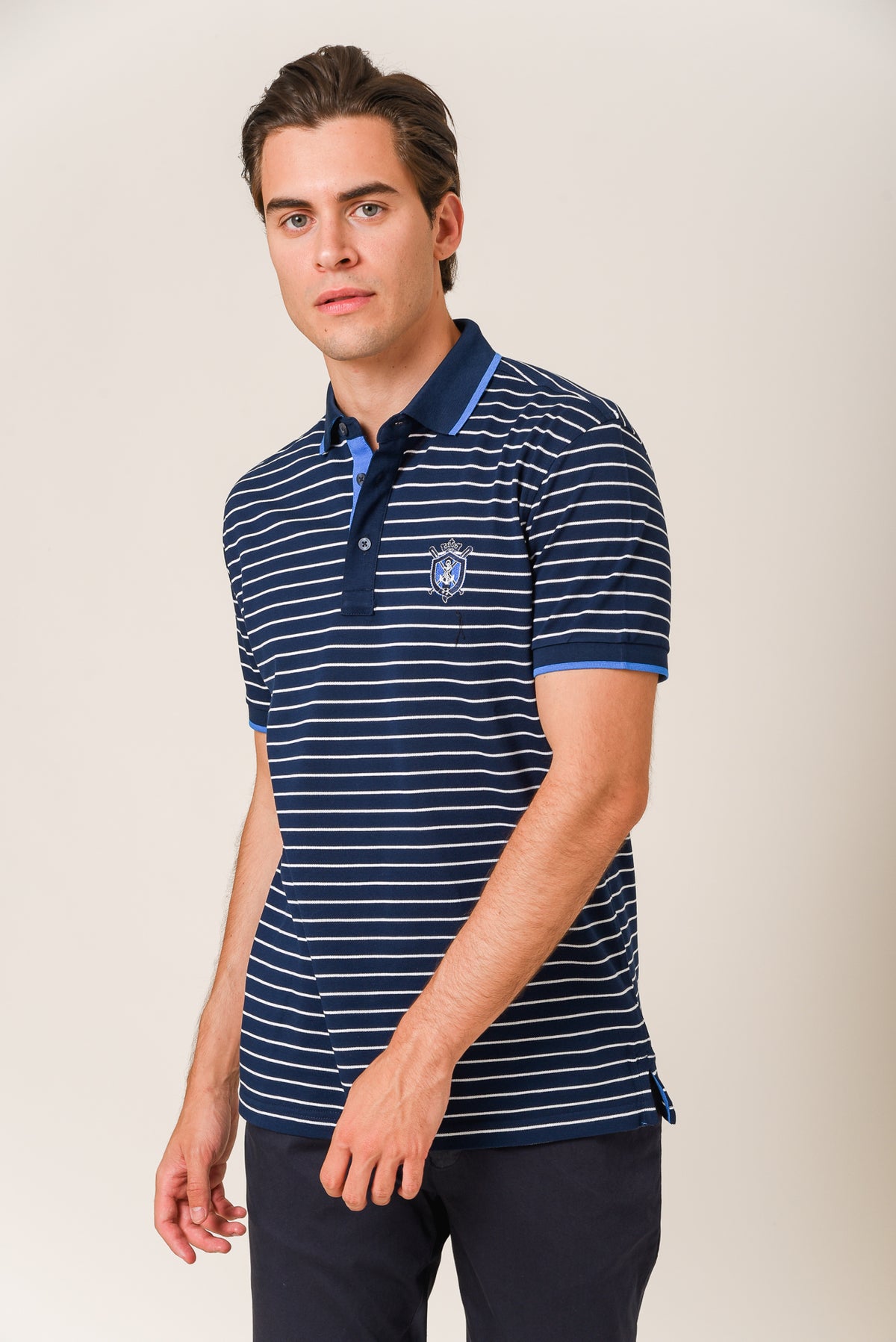 ΑΝΔΡΙΚΟ POLO PORTOBELLO'S ΜΠΛΕ ΜΕΣΑΙΟ ΡΙΓΕ ΜΕ ΛΕΠΤΟΜΕΡΕΙΕΣ ΣΤΟ ΓΙΑΚΑ ΚΑΙ ΤΑ ΜΑΝΙΚΙΑ