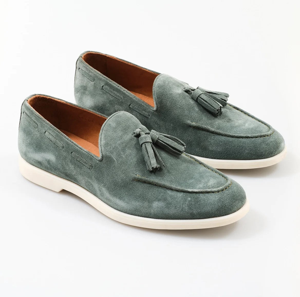 Tassel loafers. Η καλοκαιρινή μας πρόταση.