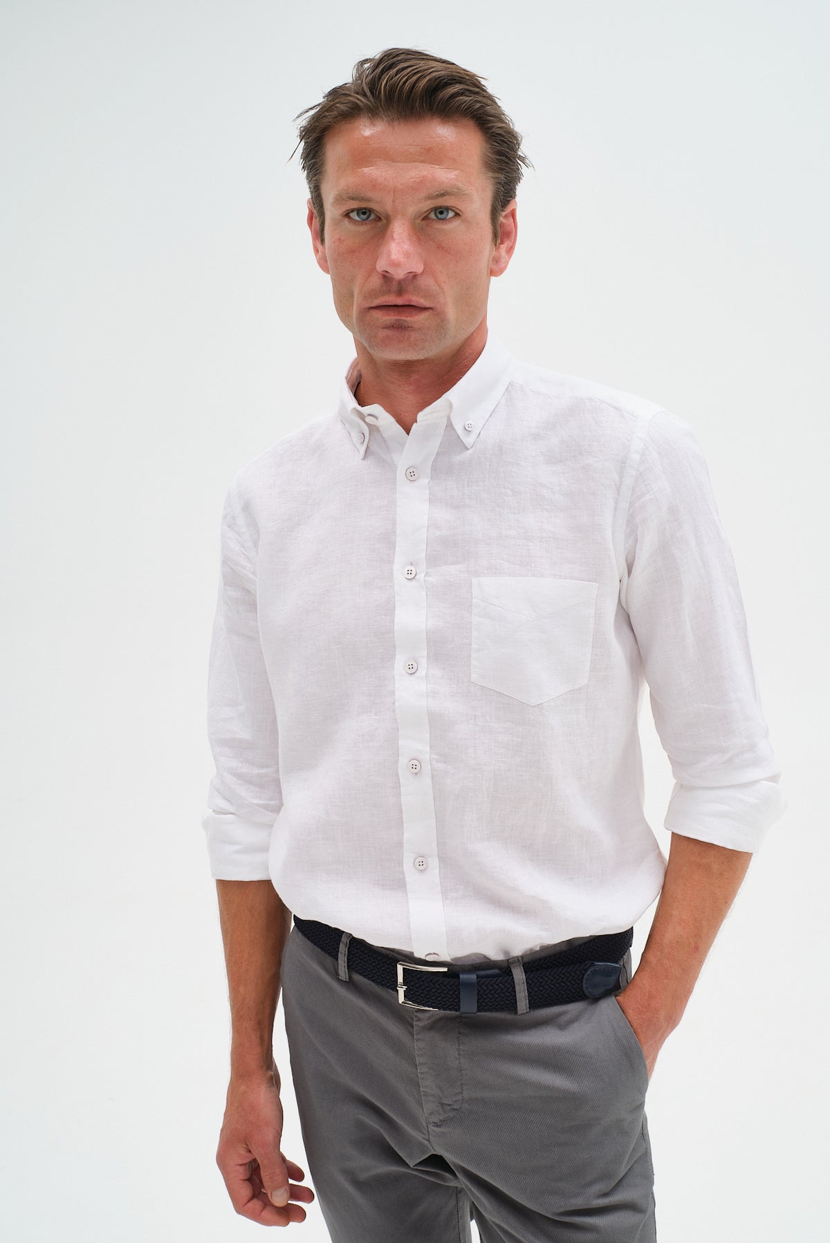 ΑΝΔΡΙΚΟ ΛΕΥΚΟ ΛΙΝΟ ΠΟΥΚΑΜΙΣΟ ΜΕ BUTTON DOWN ΓΙΑΚΑ MODERN FIT