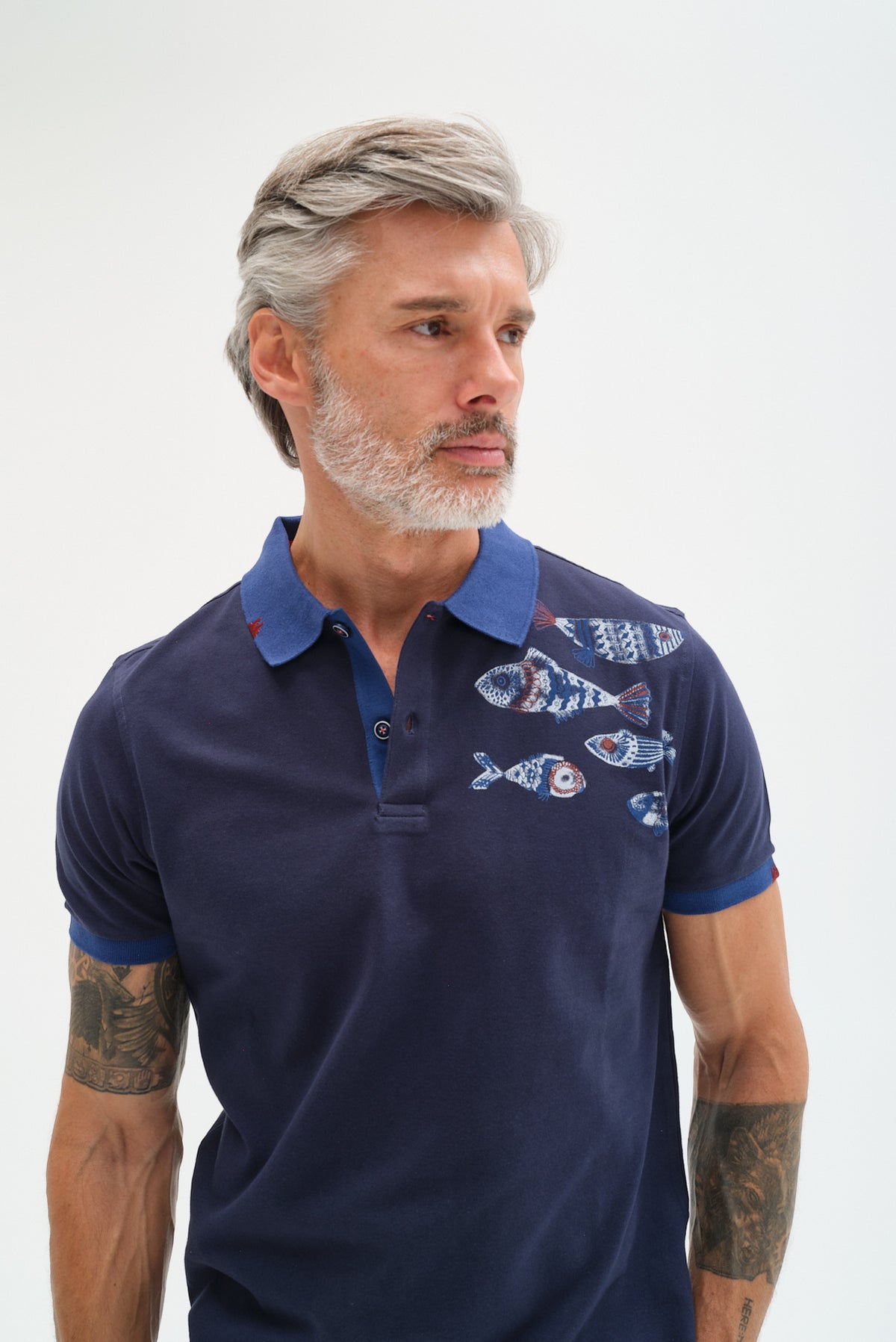 ΑΝΔΡΙΚΟ ΜΠΛΕ ΚΟΝΤΟΜΑΝΙΚΟ POLO PORTOBELLO'S ΜΕ ΛΕΠΤΟΜΕΡΕΙΕΣ ΚΑΙ ΣΧΕΔΙΟ