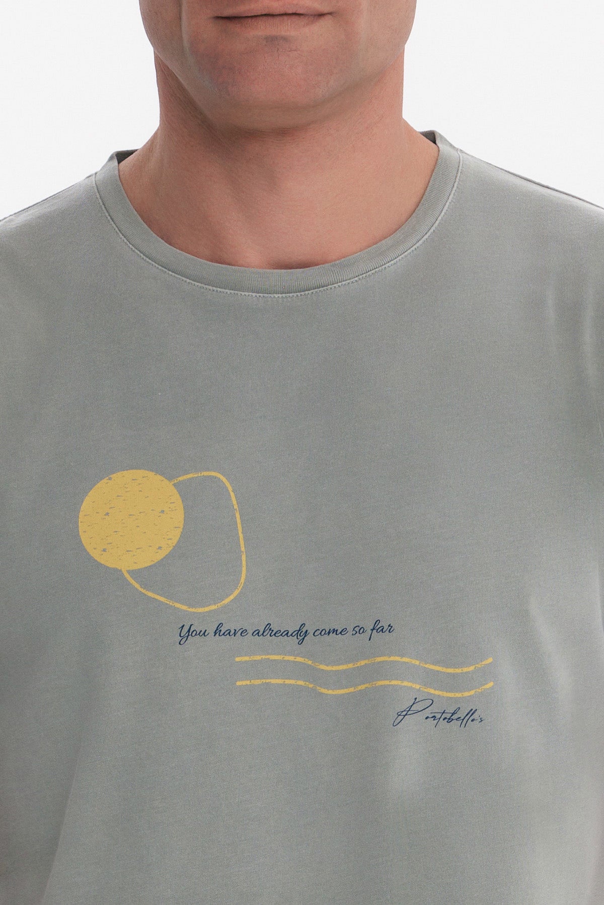 ΑΝΔΡΙΚΟ ΛΑΔΙ ΑΝΟΙΚΤΟ ΚΟΝΤΟΜΑΝΙΚΟ T-SHIRT ΜΕ ΣΤΑΜΠΑ ΣΤΟ ΣΤΗΘΟΣ PORTOBELLO'S