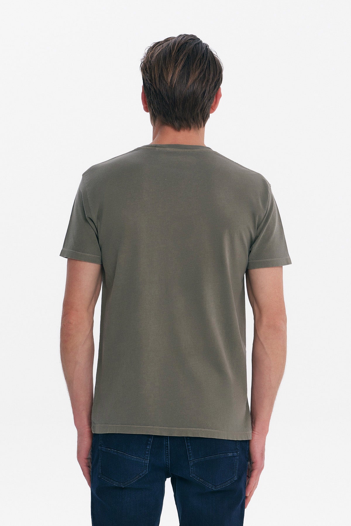 ΑΝΔΡΙΚΟ ΧΑΚΙ ΚΟΝΤΟΜΑΝΙΚΟ T-SHIRT ΜΕ ΣΤΑΜΠΑ ΣΤΟ ΣΤΗΘΟΣ PORTOBELLO'S