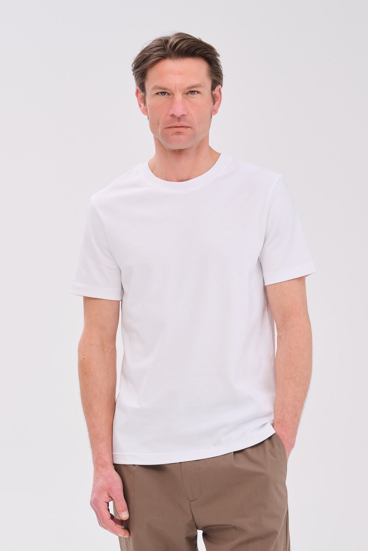 ΑΝΔΡΙΚΟ ΜΟΝΟΧΡΩΜΟ ΛΕΥΚΟ ΚΟΝΤΟΜΑΝΙΚΟ T-SHIRT JOOP REGULAR FIT