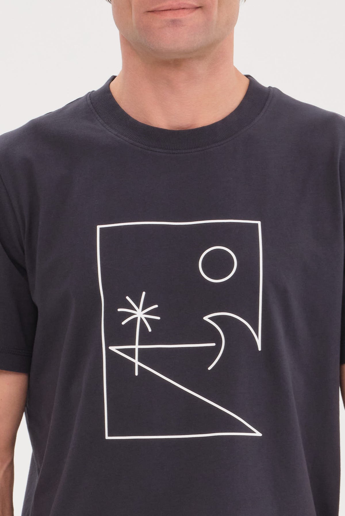 ΑΝΔΡΙΚO ΜΠΛΕ KONTOMANIKO T-SHIRT JOOP ΜΕ ΛΑΙΜΟΚΟΨΗ REGULAR FIT