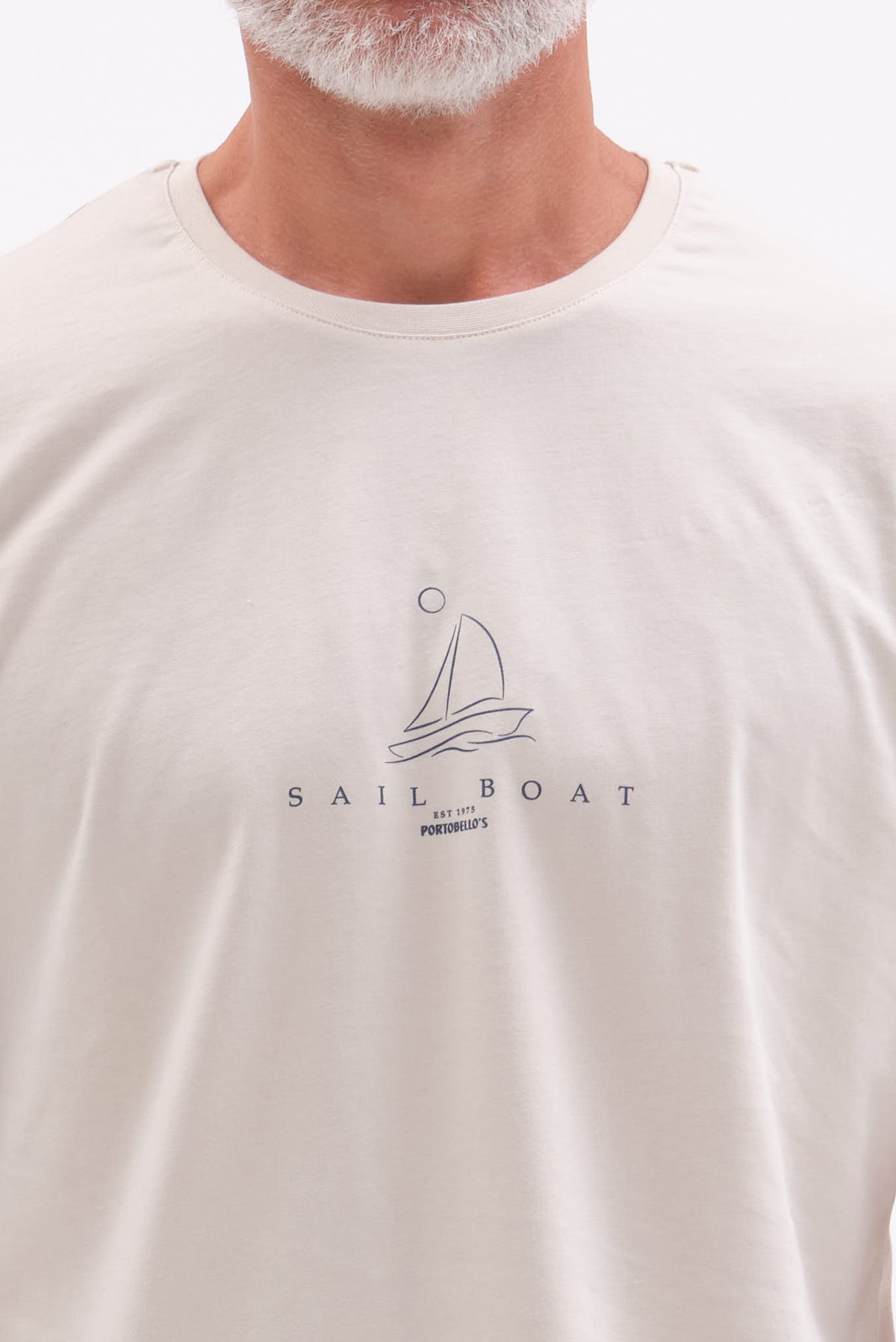 ΑΝΔΡΙΚΟ ΜΠΕΖ ΣΚΟΥΡΟ ΚΟΝΤΟΜΑΝΙΚΟ T-SHIRT PORTOBELLO'S ME ΣΤΑΜΠΑ SAIL BOAT