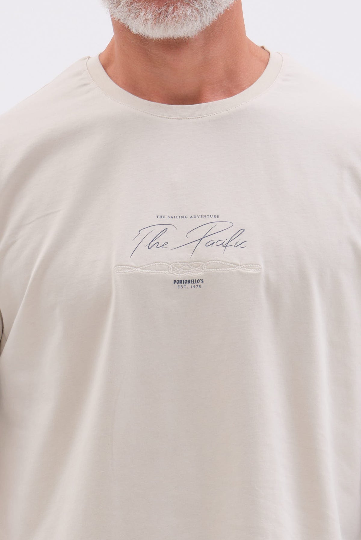 ΑΝΔΡΙΚΟ ΜΠΕΖ ΣΚΟΥΡΟ ΚΟΝΤΟΜΑΝΙΚΟ T-SHIRT PORTOBELLO'S ME ΣΤΑΜΠΑ THE PACIFIC