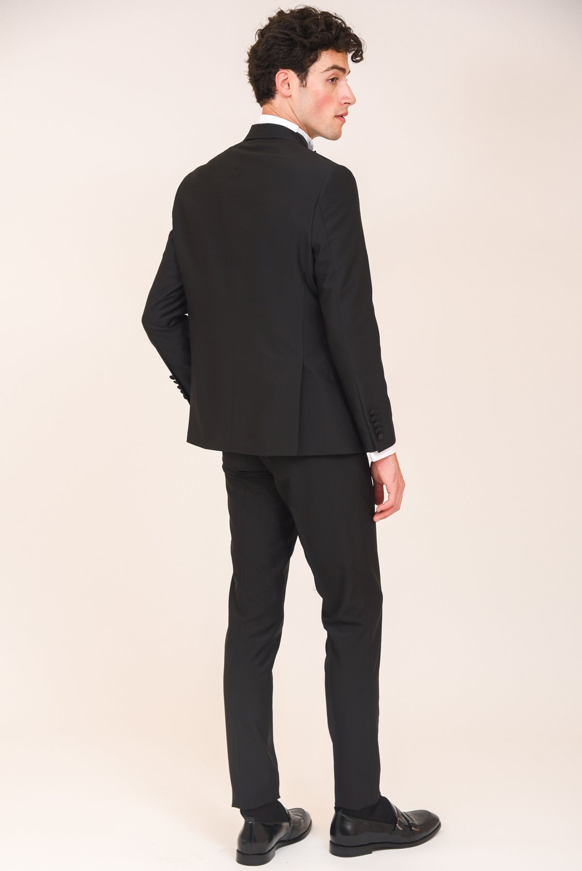 ΑΝΔΡΙΚΟ THREE-PIECES ΔΙΚΟΥΜΠΟ ΜΑΥΡΟ TUXEDO ΜΕ ΣΑΤΕΝ PEAK ΠΕΤΑ PORTOBELLO'S