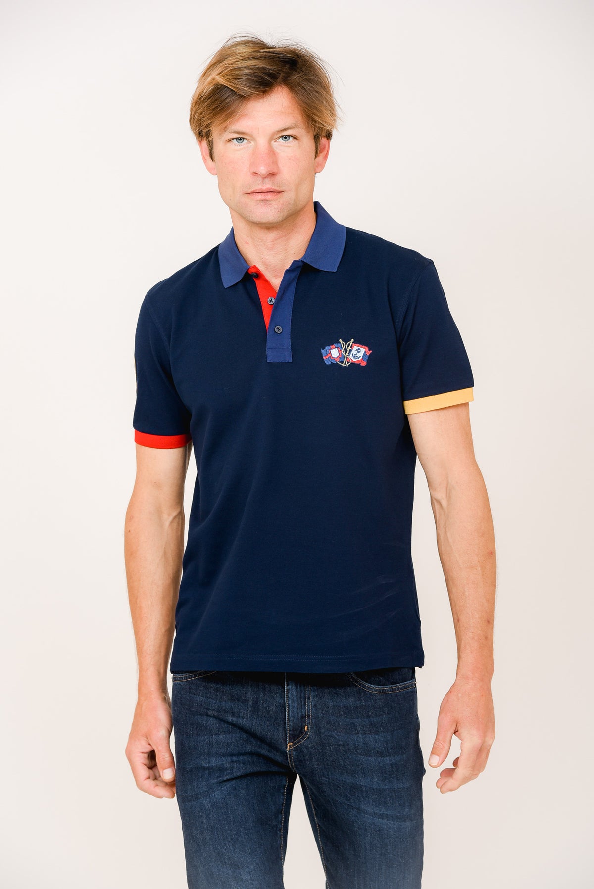 ΑΝΔΡΙΚΟ POLO PORTOBELLO'S ΜΠΛΕ ΜΕ ΚΟΚΚΙΝΕΣ ΚΑΙ ΚΙΤΡΙΝΕΣ ΛΕΠΤΟΜΕΡΕΙΣ ΣΤΗΝ ΠΑΤΙΛΕΤΑ ΚΑΙ ΤΑ ΜΑΝΙΚΙΑ