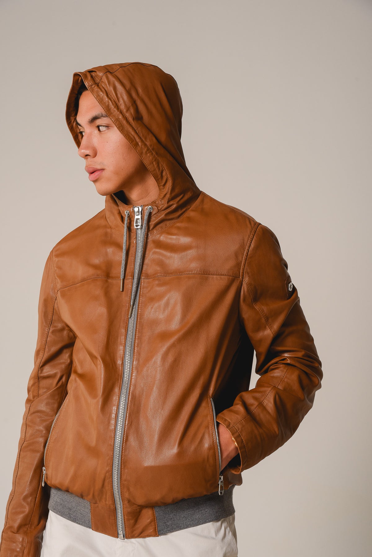 ΑΝΔΡΙΚΟ ΔΕΡΜΑΤΙΝΟ JACKET MILESTONE ΣΕ ΤΑΜΠΑ ΧΡΩΜΑ ΜΕ ΚΟΥΚΟΥΛΑ