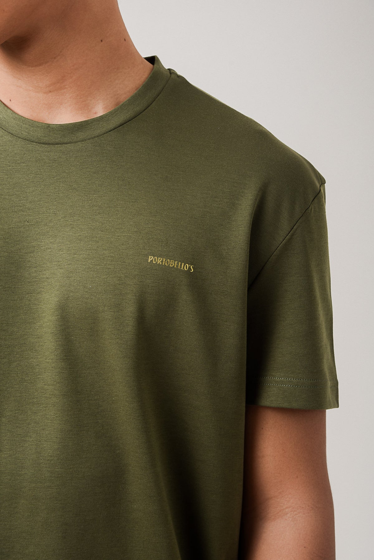 ΑΝΔΡΙΚΟ ΚΟΝΤΟΜΑΝΙΚΟ T-SHIRT ΛΑΔΙ ΜΟΝΟΧΡΩΜΟ ΜΕ ΛΟΓΟΤΥΠΟ PORTOBELLO'S