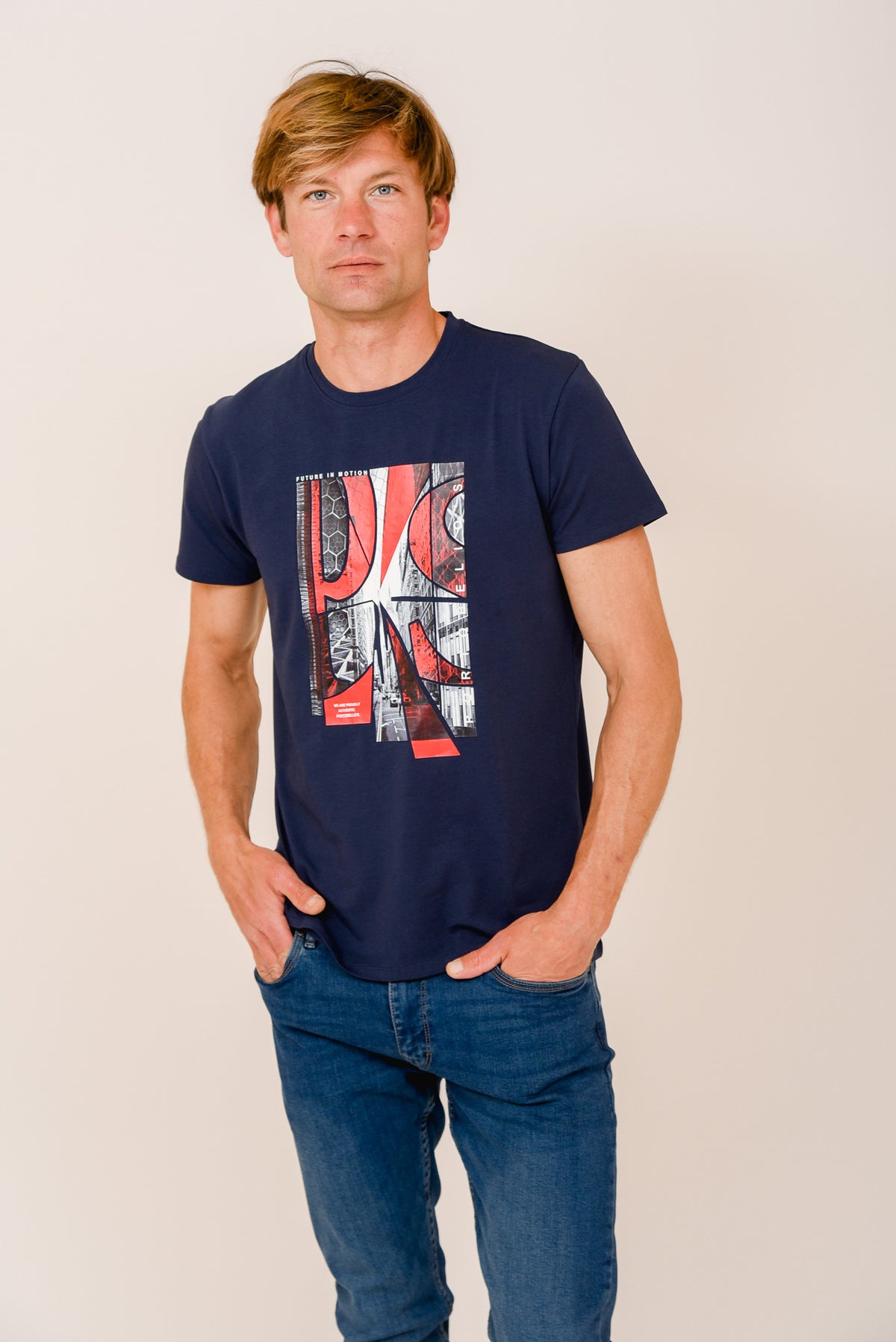 ΑΝΔΡΙΚΟ T-SHIRT PORTOBELLO'S ΜΠΛΕ NAVY ΜΕ ΣΤΑΜΠΑ FUTURE IN MOTION