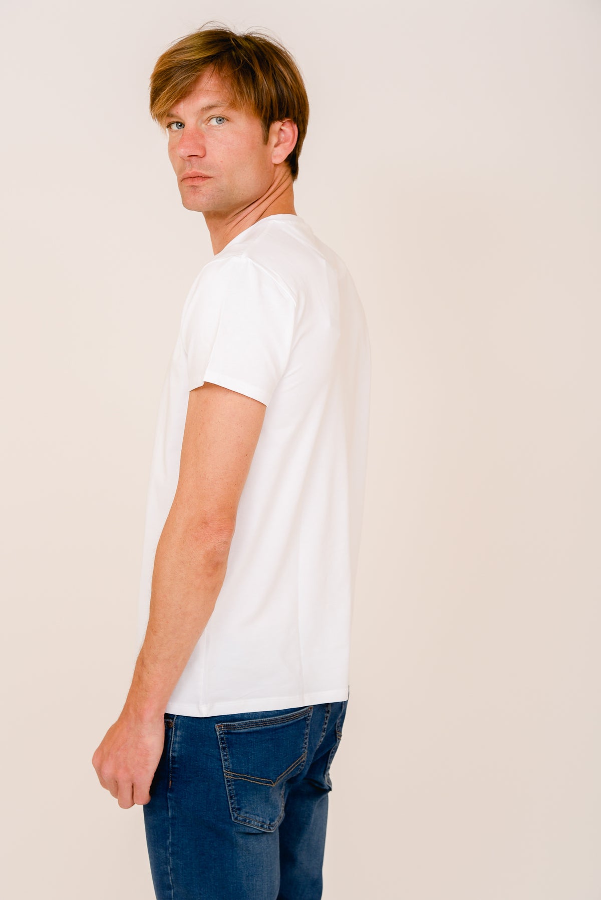 ΑΝΔΡΙΚΟ T-SHIRT PORTOBELLO'S ΛΕΥΚΟ ΜΕ ΣΤΑΜΠΑ SIMPLICITY IN ELEGANCE